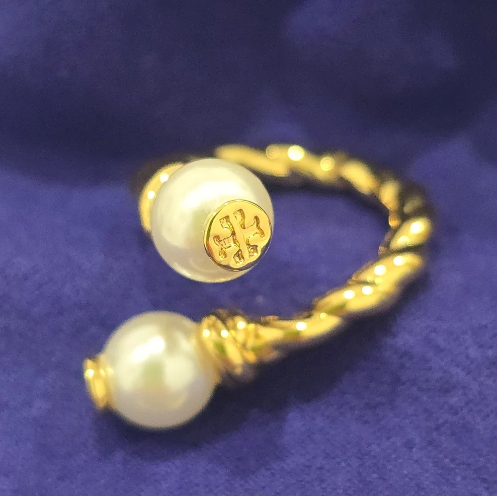 Tory Burch Twisted Pearl Ring Size 6